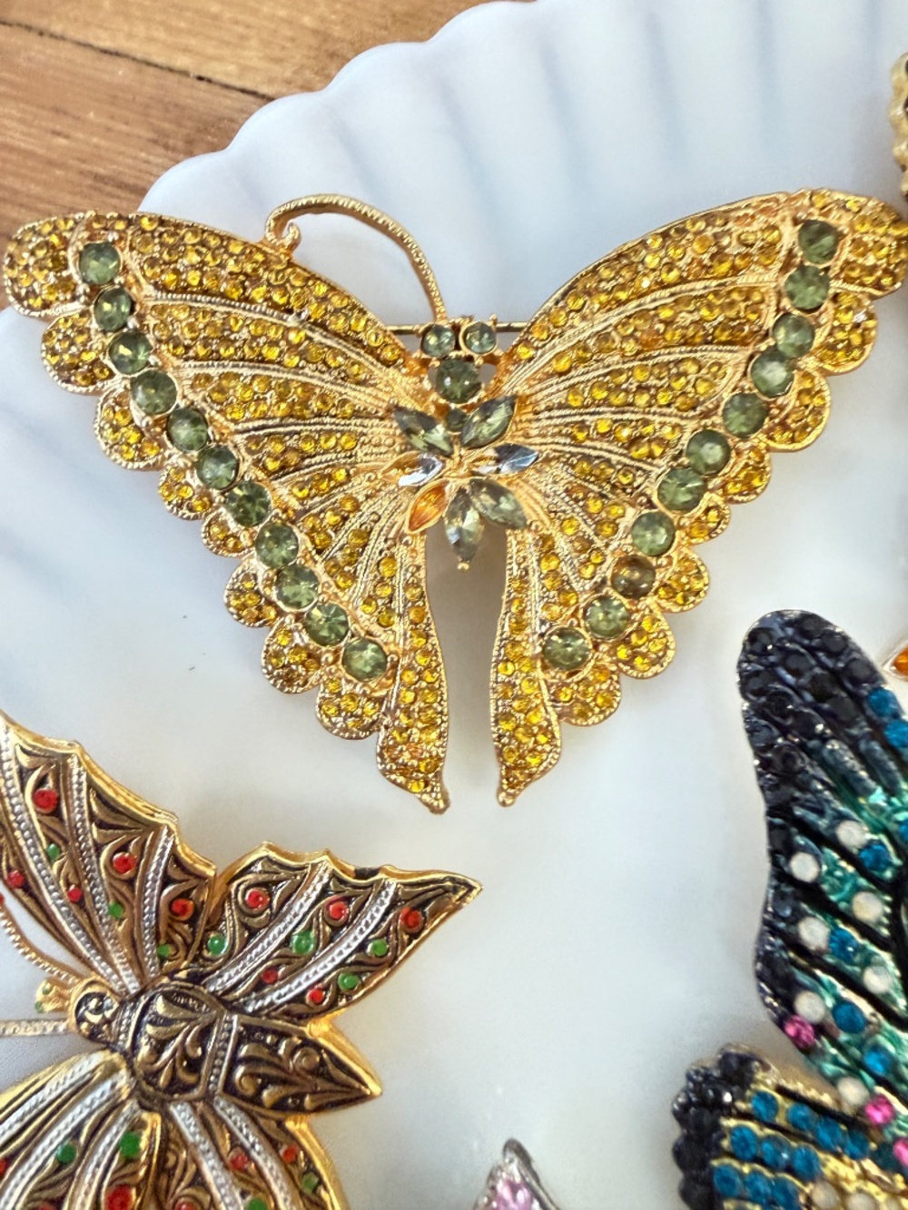 Butterfly Brooch Tray For Live Show on 9/3 - Picture 4 of 12